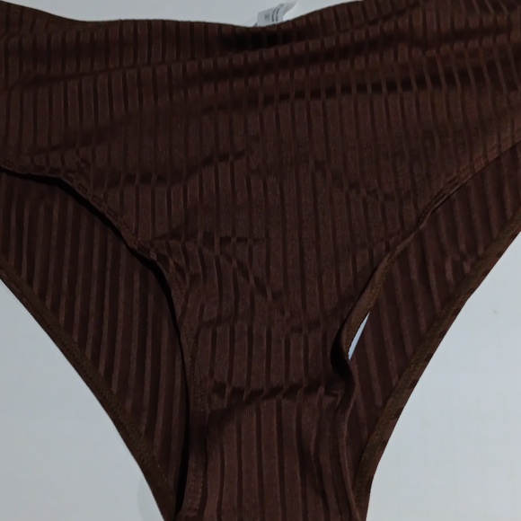 Two piece Bathing Suit Tankini and matching bottoms - Picture 5 of 8